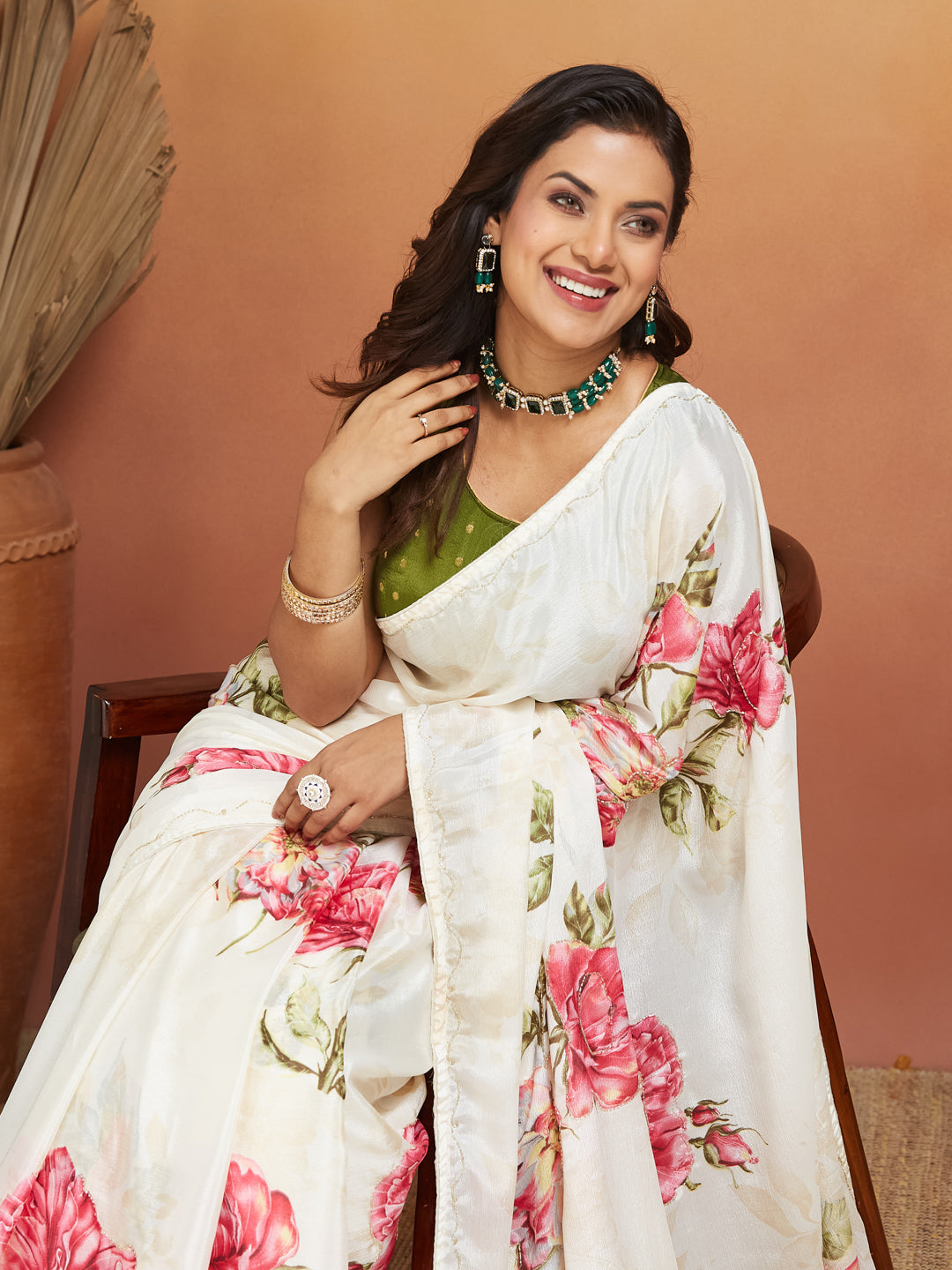 Ivory Bloom Elegance Digital Floral Saree