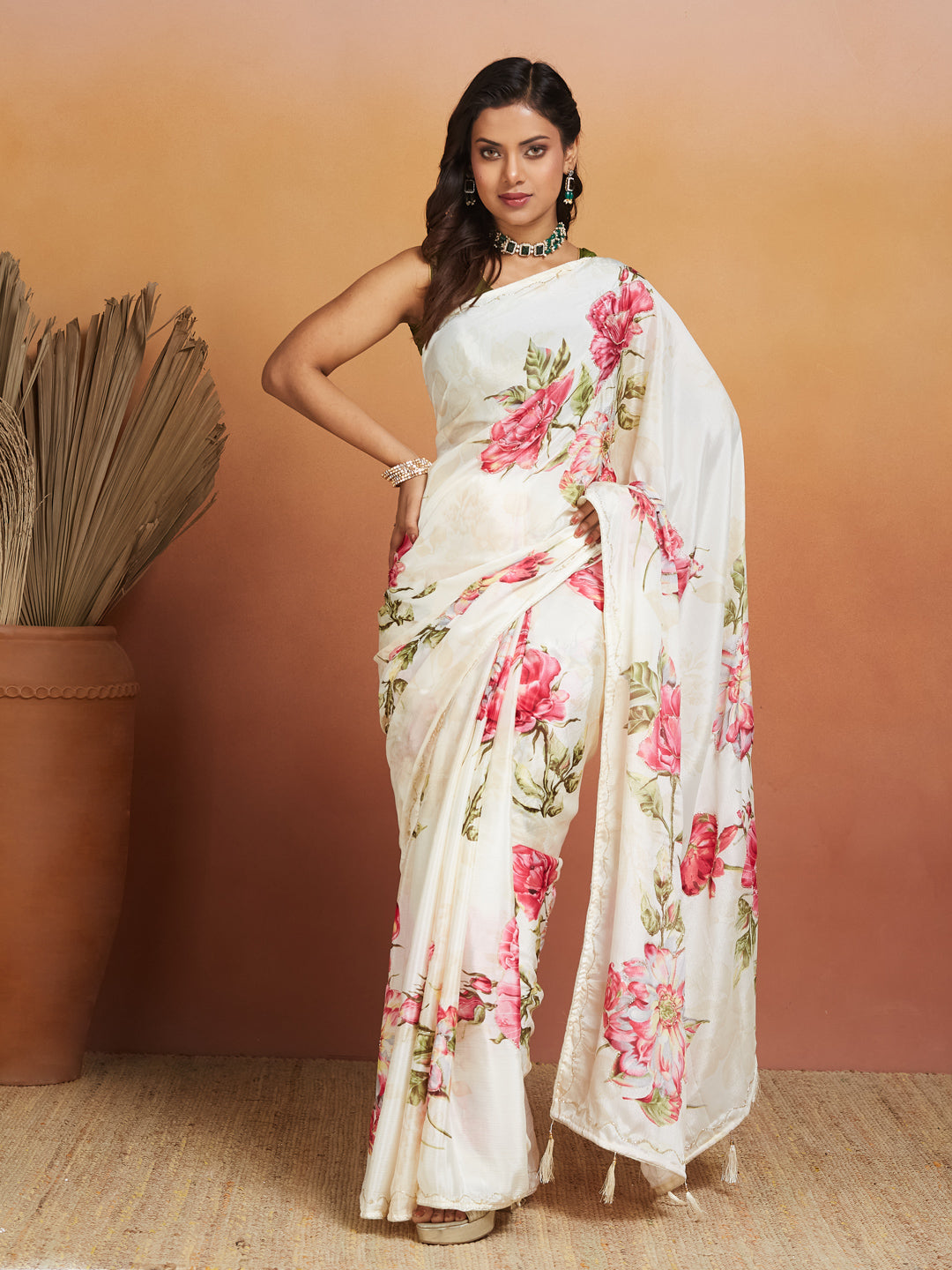 Ivory Bloom Elegance Digital Floral Saree