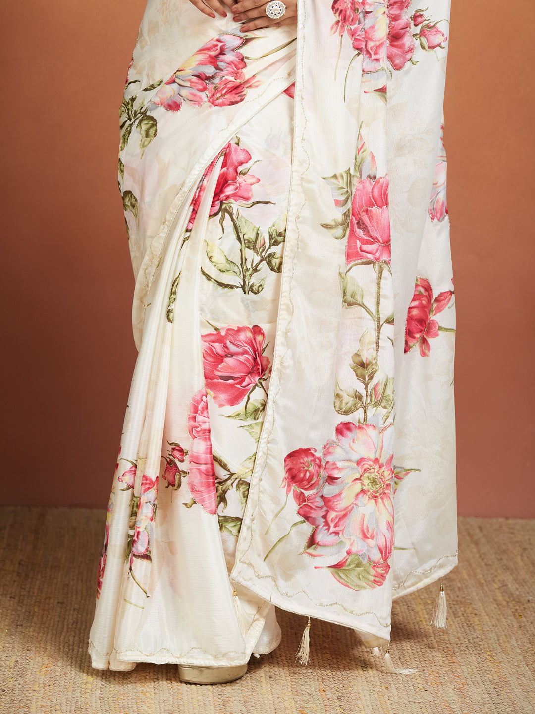Ivory Bloom Elegance Digital Floral Saree