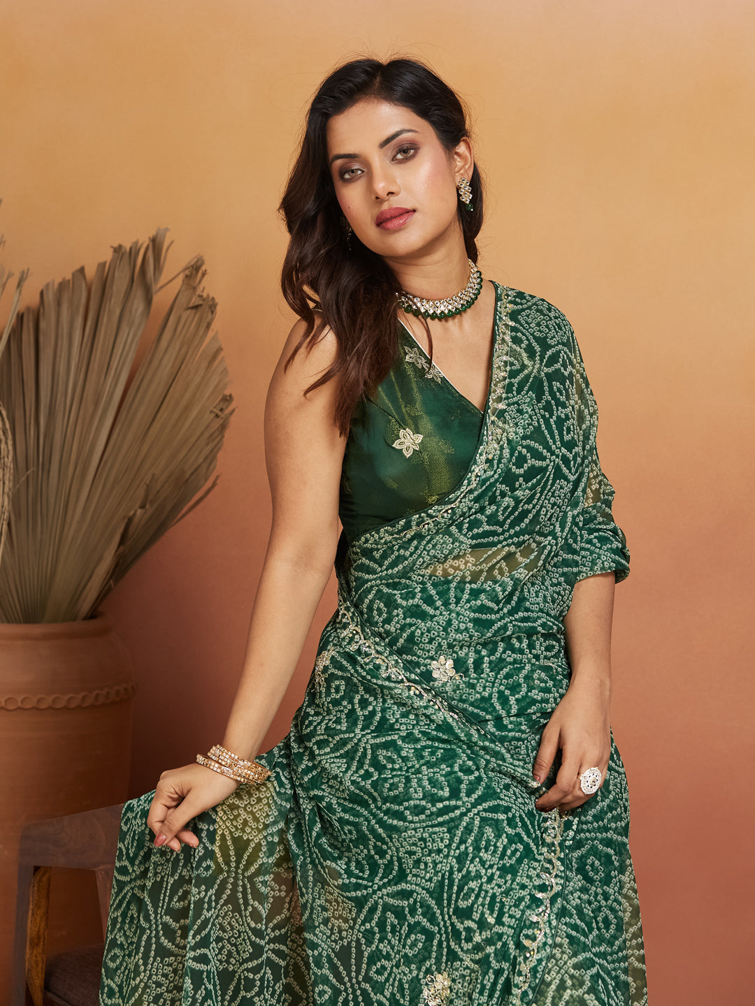 Aarvi Green Geometric Bandhej Saree
