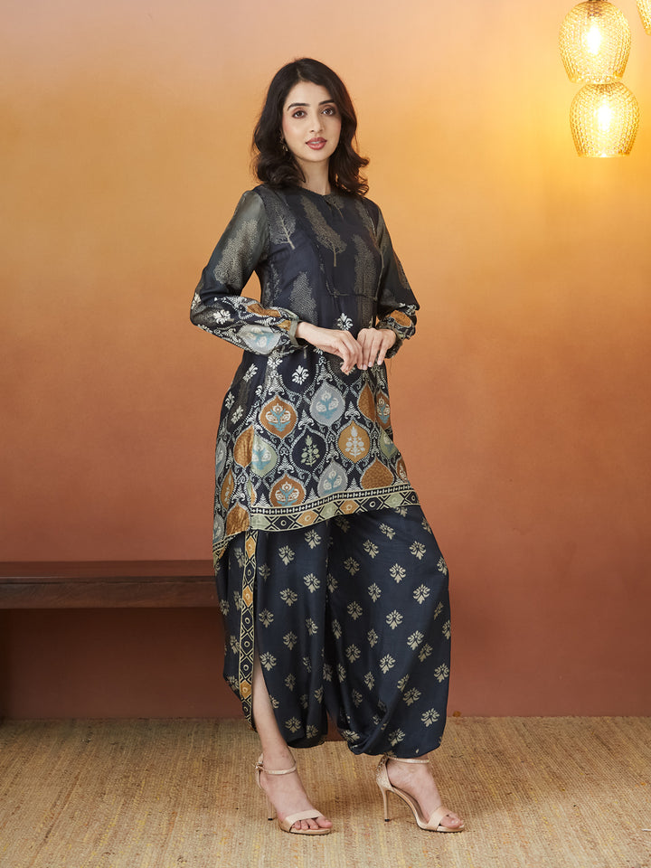 Veda Midnight Heritage Coord Set – Black & Gold Ethnic Print
