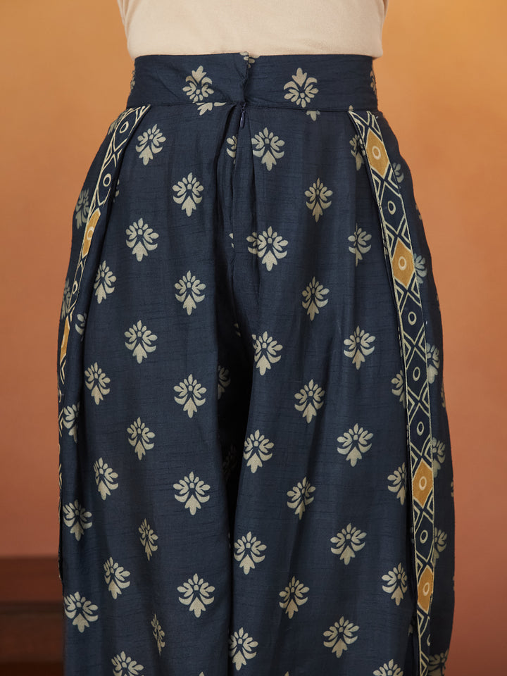 Veda Midnight Heritage Coord Set – Black & Gold Ethnic Print