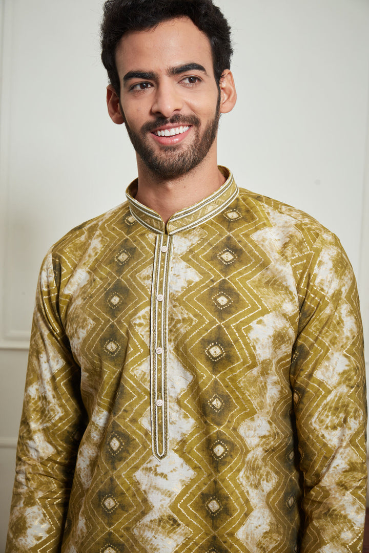 GREEN MULTICOLORED KURTA SET