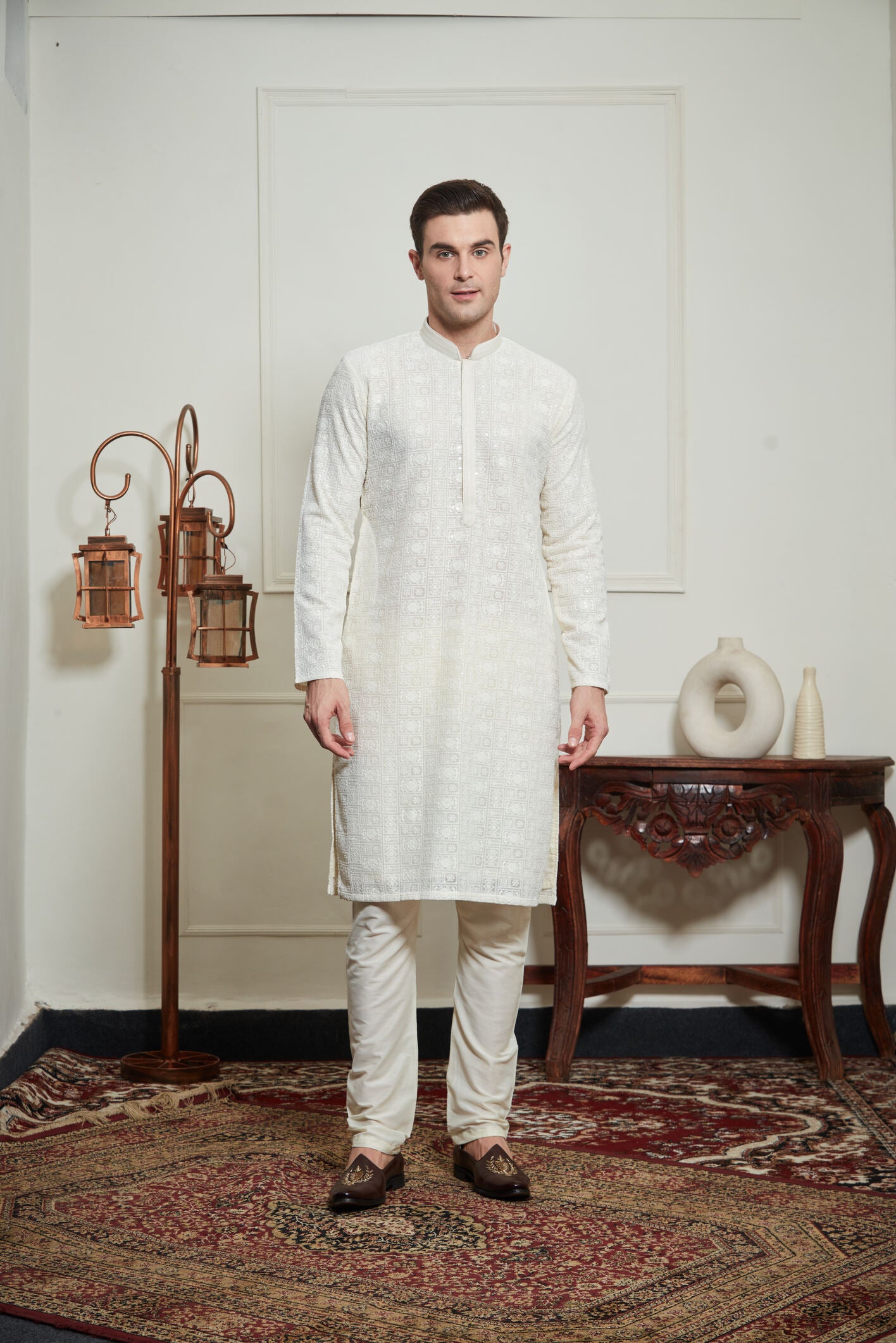 WHITE CHIKANKARI KURTA SET