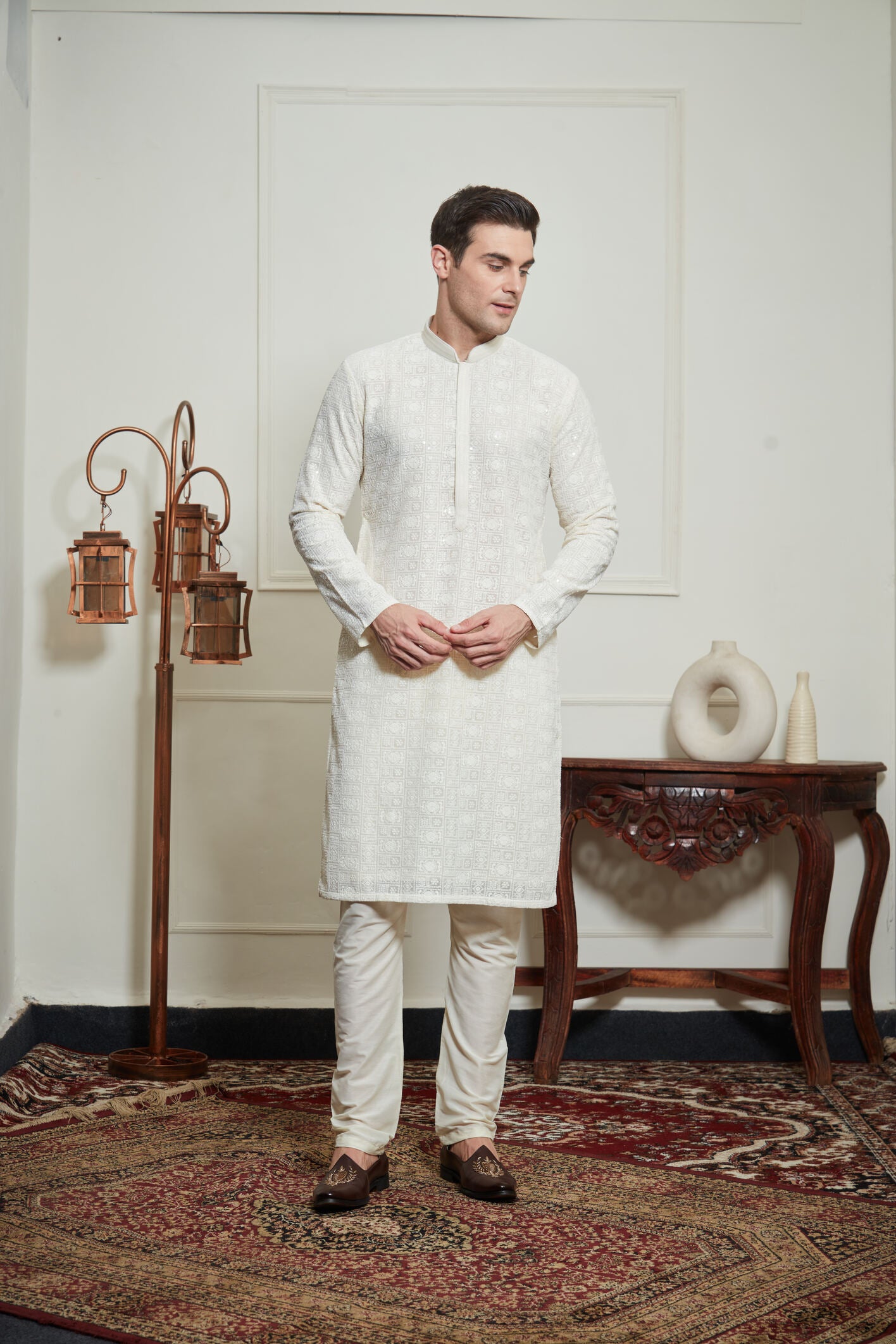 WHITE CHIKANKARI KURTA SET