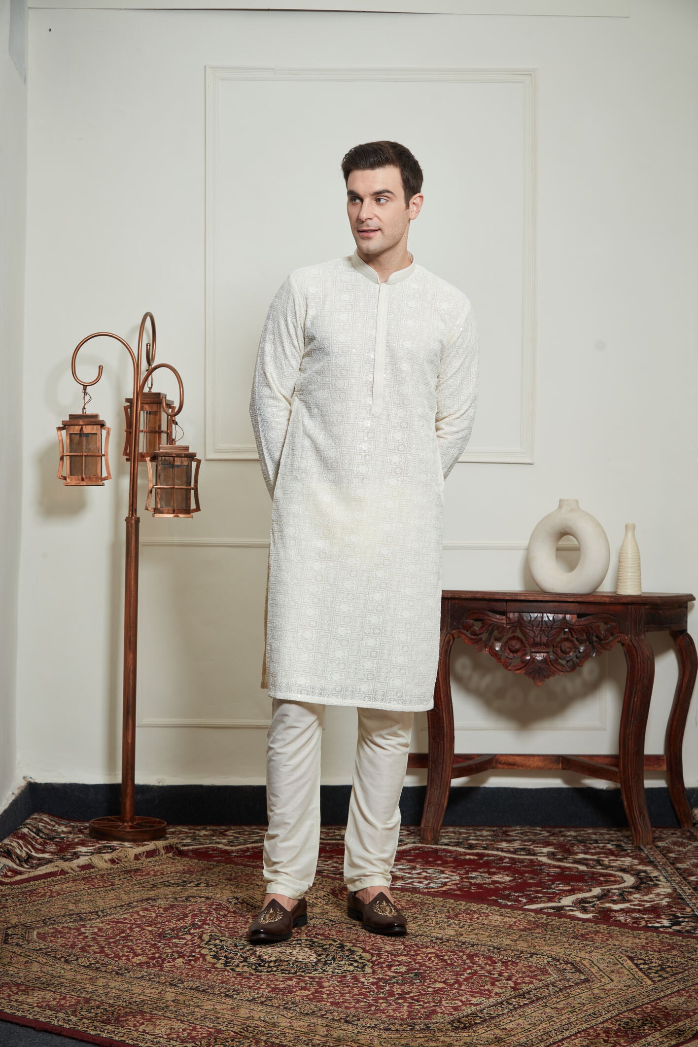 WHITE CHIKANKARI KURTA SET