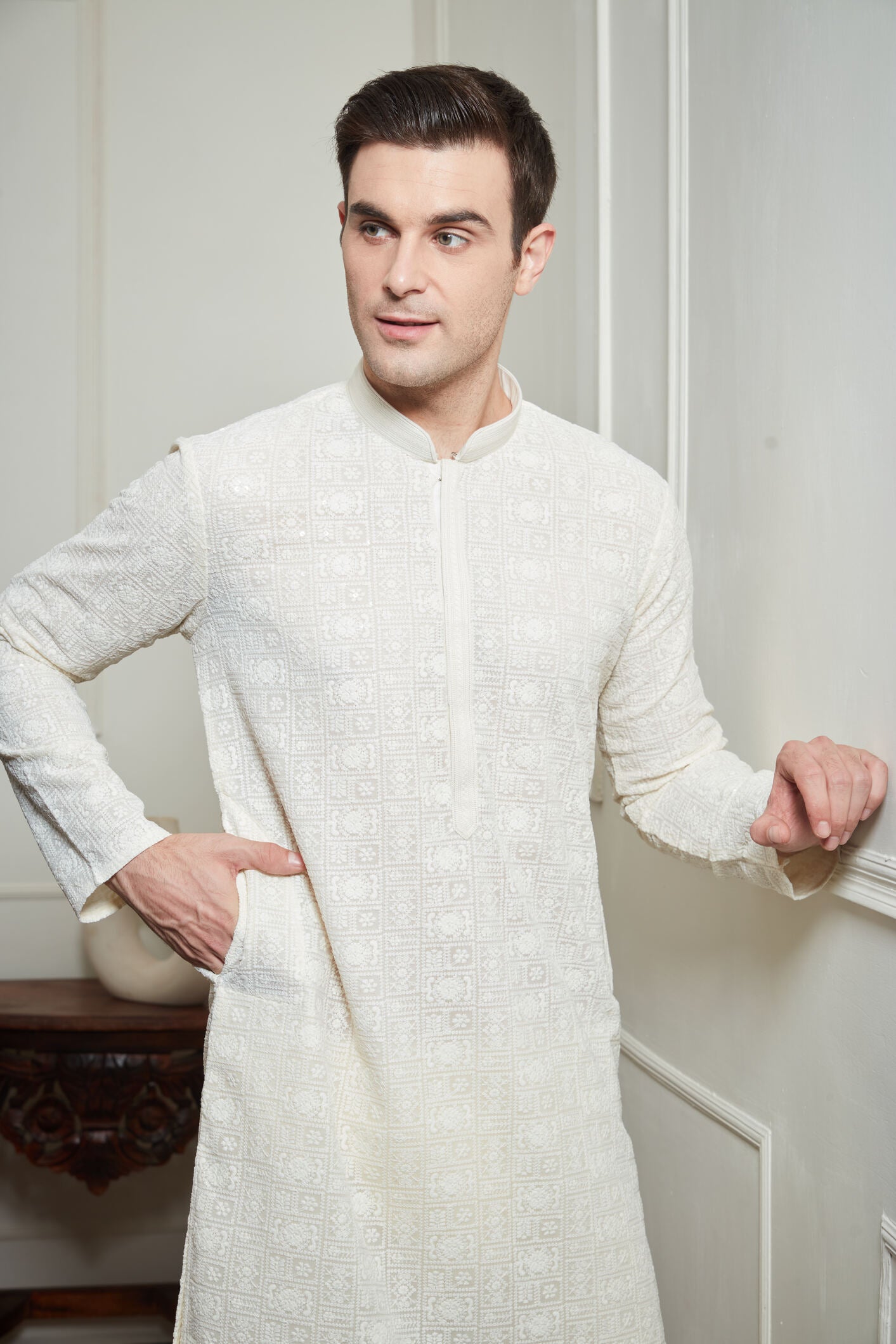 WHITE CHIKANKARI KURTA SET