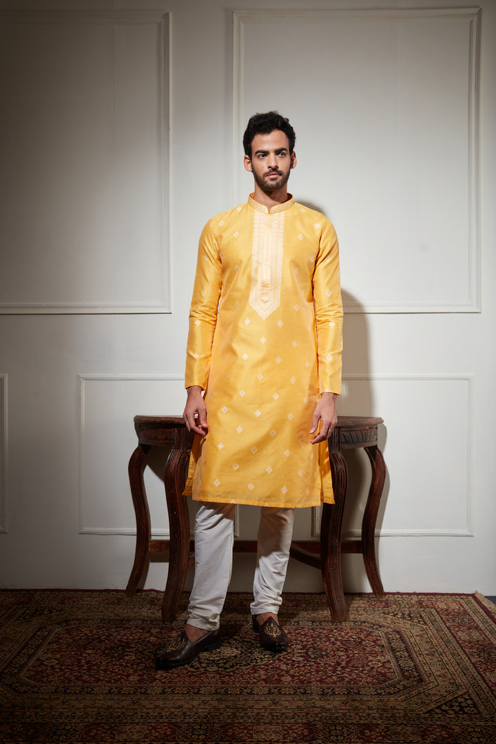 YELLOW KURTA SET WITH ZARI WORK