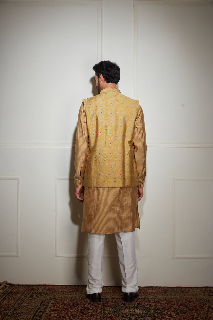 Cream Kurta Bandi Set