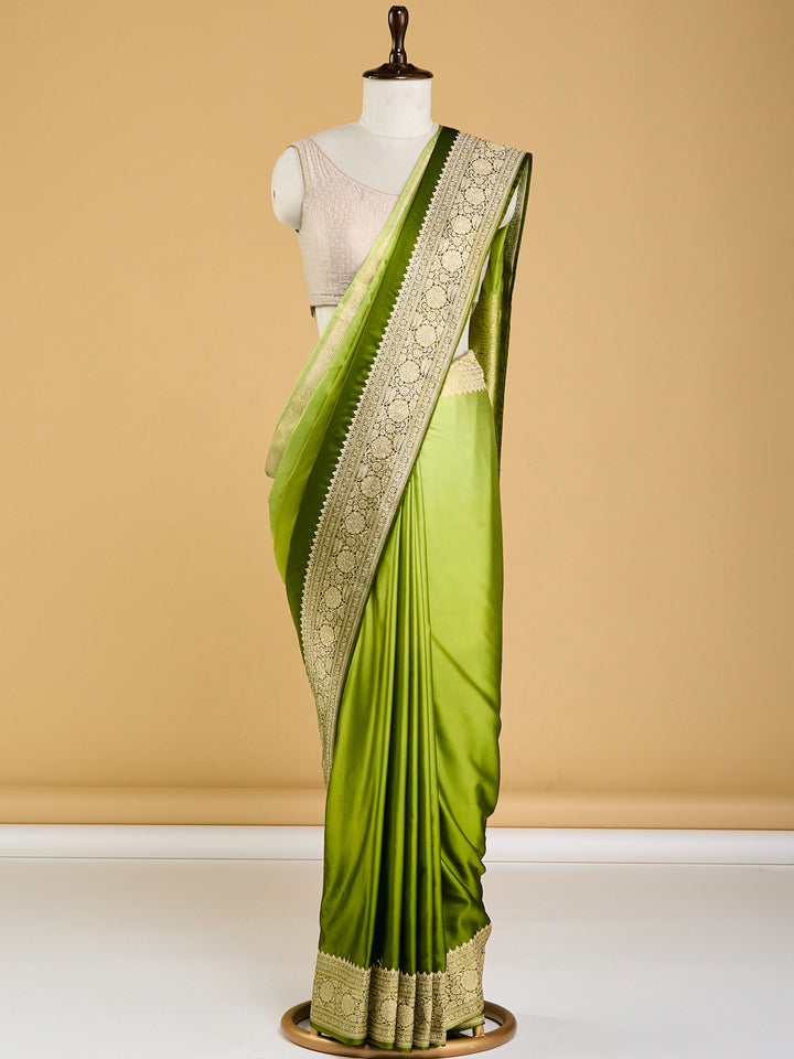 Luxurious Green Banarasi Saree with Intricate Golden Border